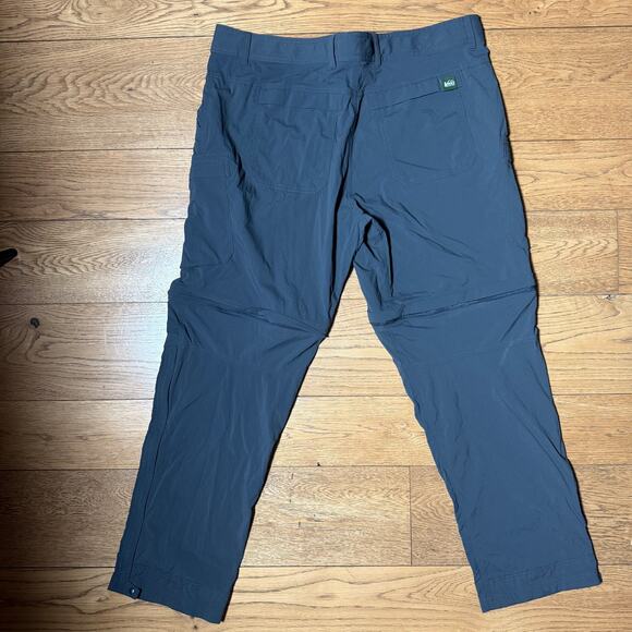 REI Co-Op Convertible Cargo Hiking Pants Mens 40x32 Gray Nylon Stretch Outdoors - Picture 2 of 10